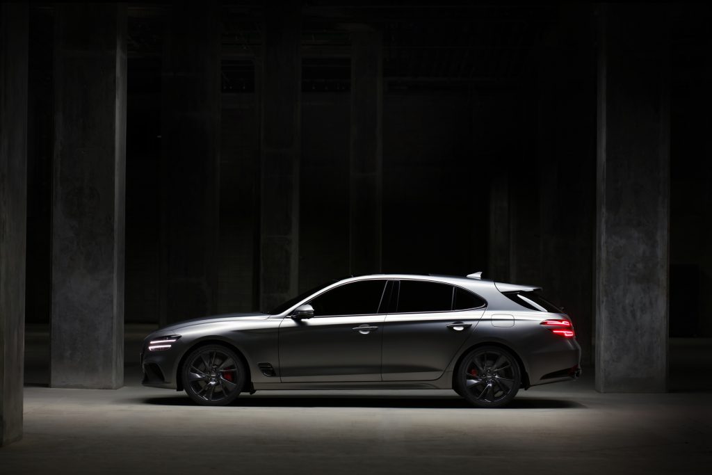 Genesis unveiled the G70 Shooting Brake for Europe! CarThrust