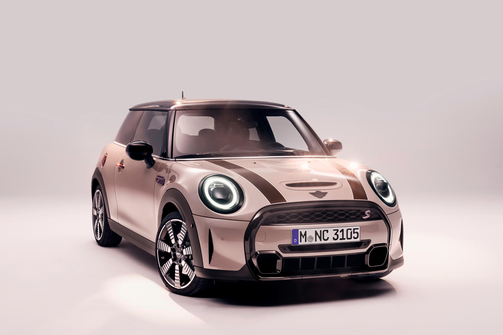 Mini updates its 2022 model lineup with revised looks and better tech ...